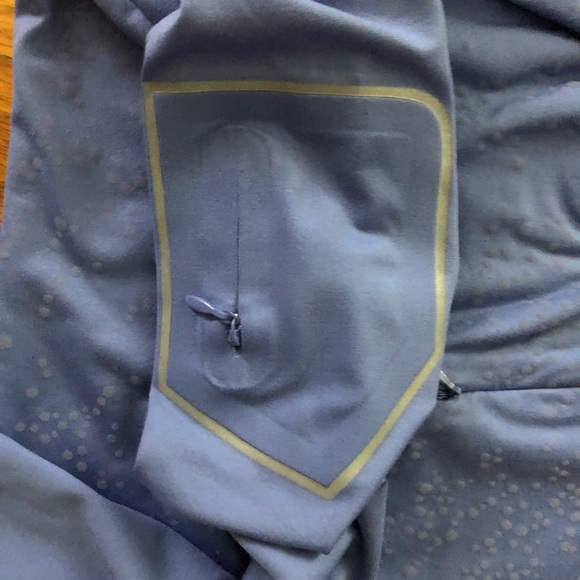 Under Armour Blue Reflective Quarter Zip NWOT - Picture 7 of 10